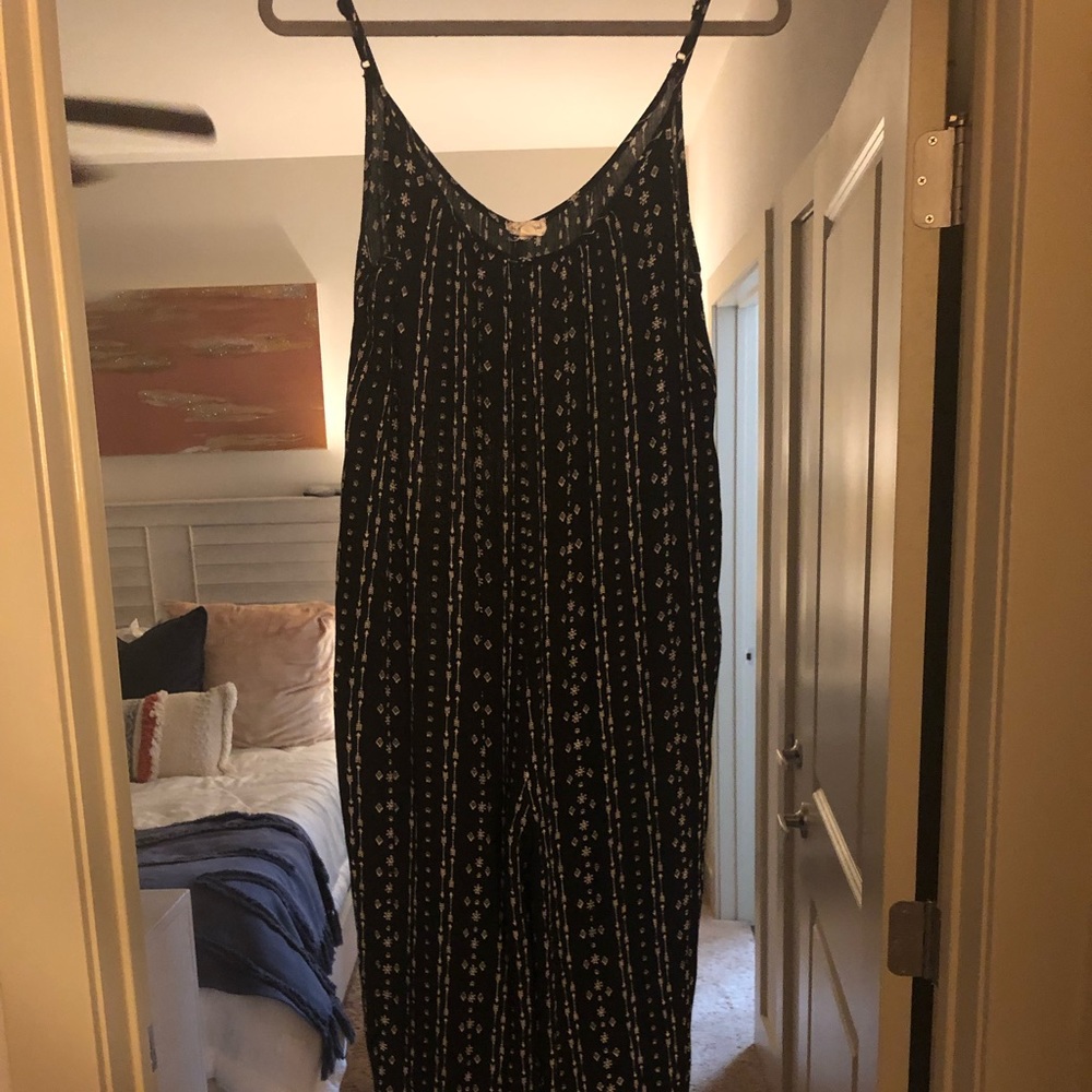 🛍 2/$30 | Black & White Boutique Wide-Leg Jumper